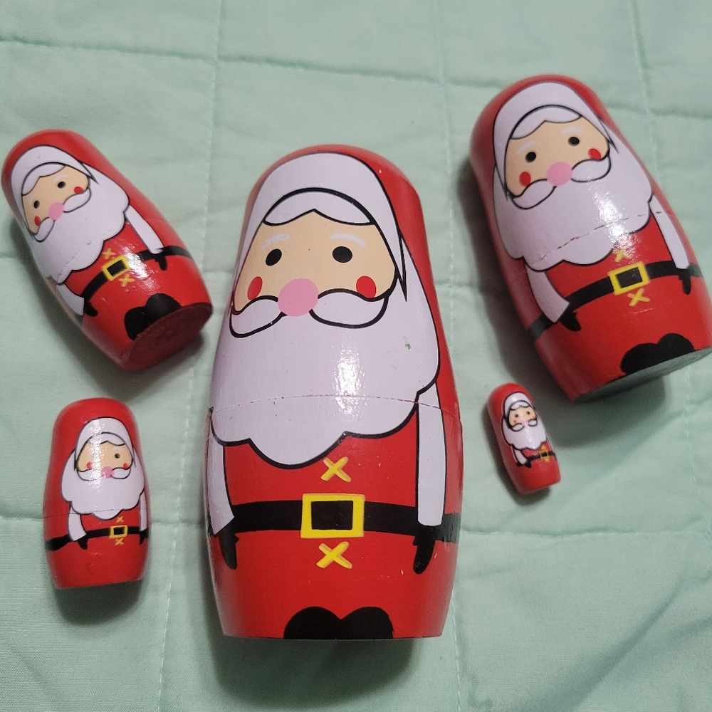 Santa Nesting Dolls, 5 piece set  NEW